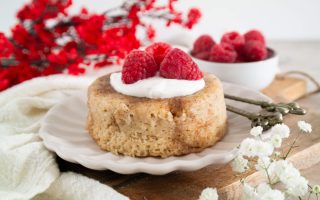 Cinnamon roll mugcake